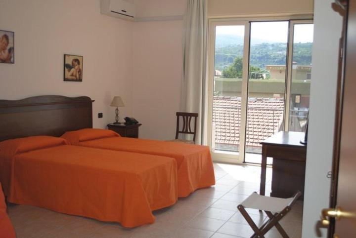 Fiumefreddo Hotel Fiumefreddo di Sicilia Bilik gambar