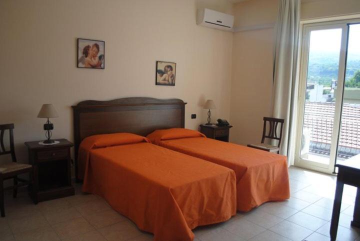 Fiumefreddo Hotel Fiumefreddo di Sicilia Bilik gambar
